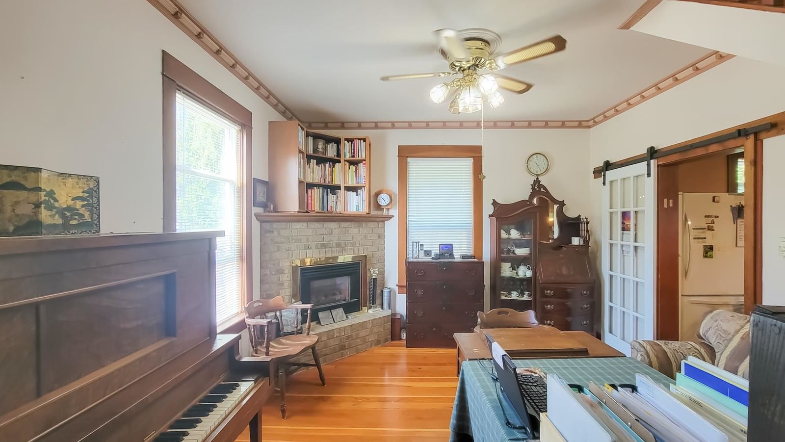 Listing Image 8