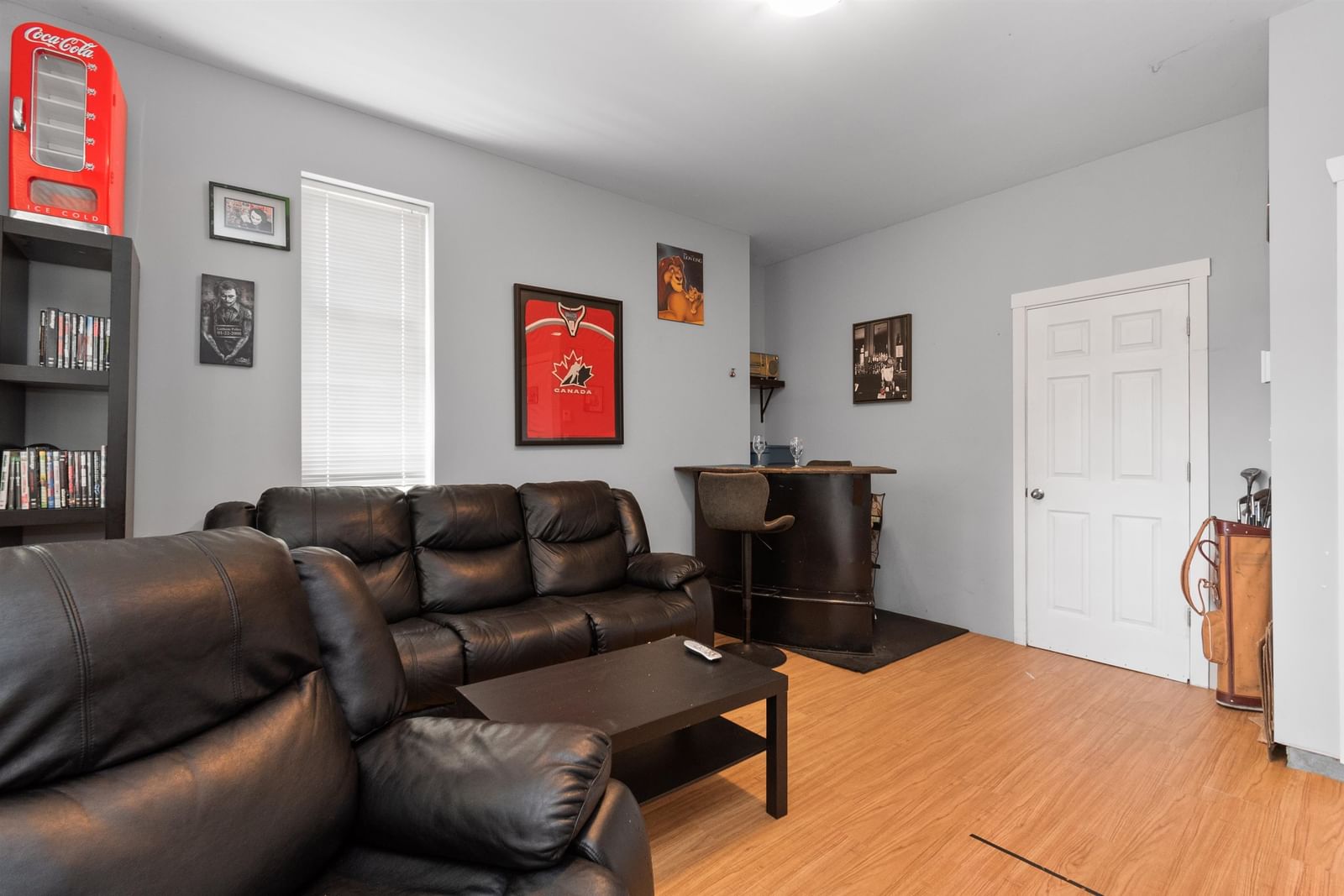 Listing Image 16
