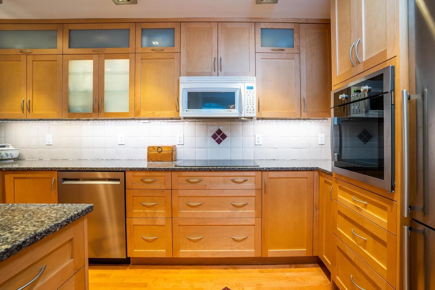 Listing Image 9
