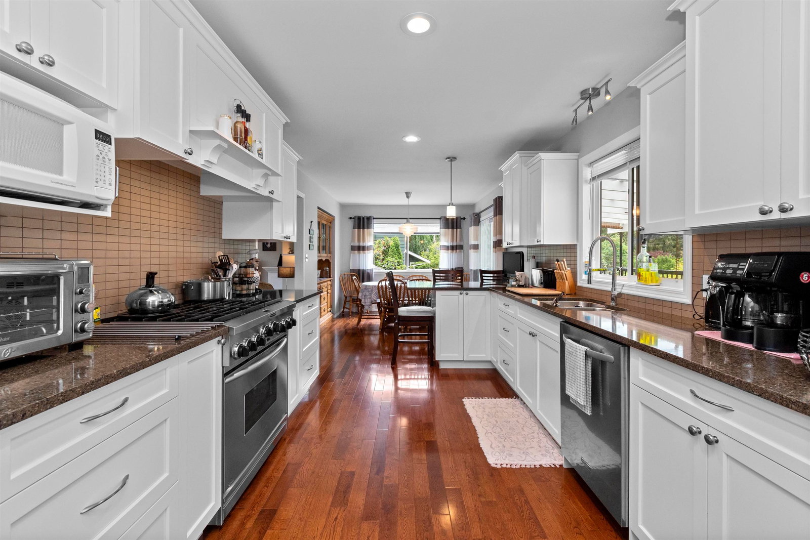 Listing Image 14