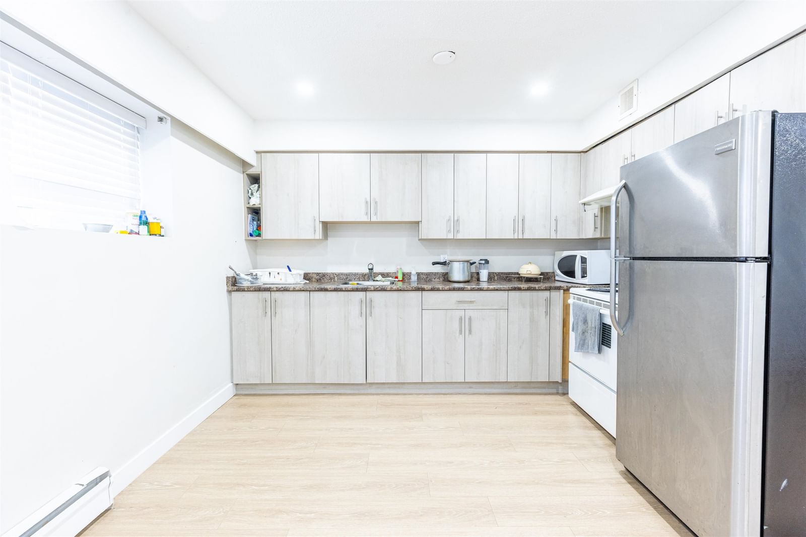 Listing Image 15
