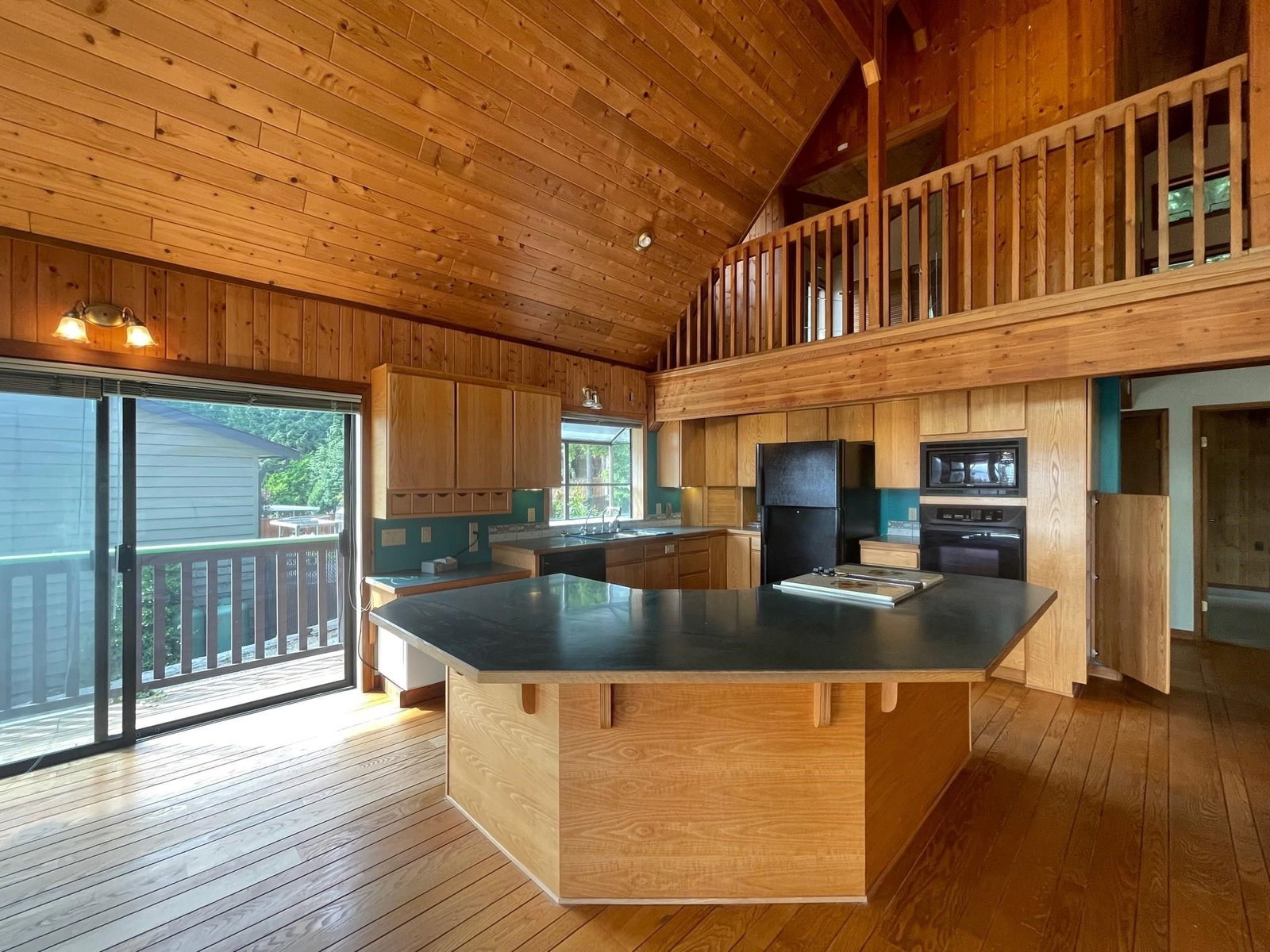 Listing Image 6