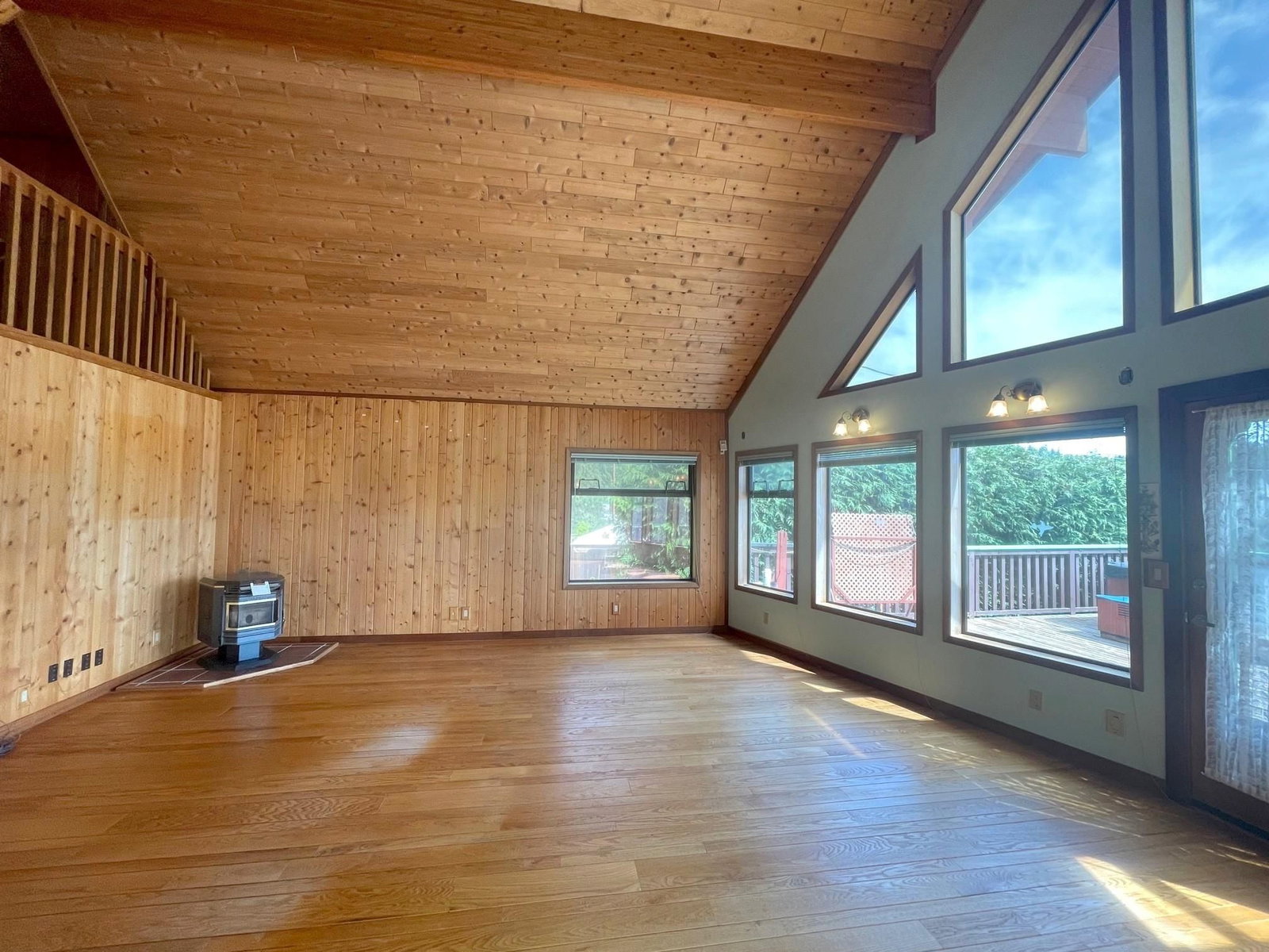 Listing Image 9