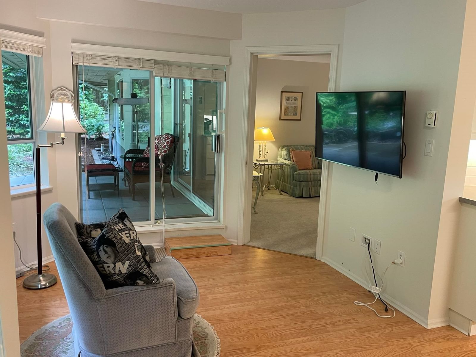 Listing Image 11