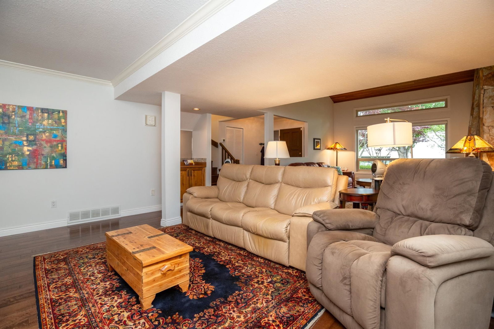 Listing Image 12