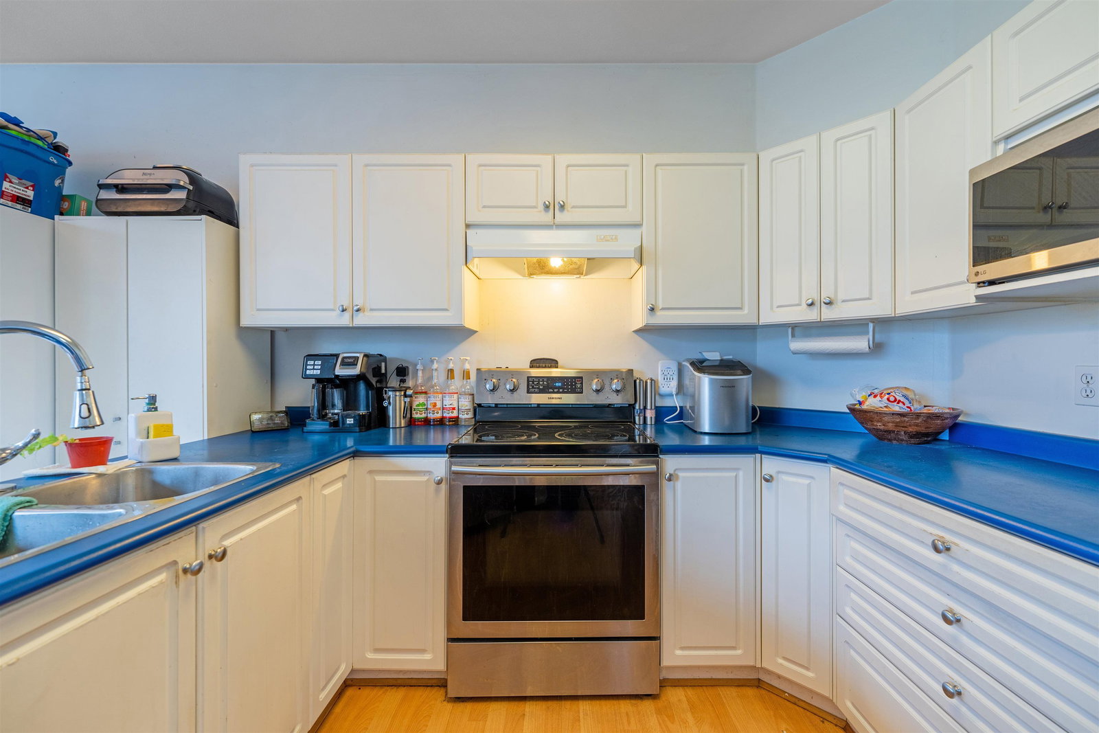 Listing Image 11