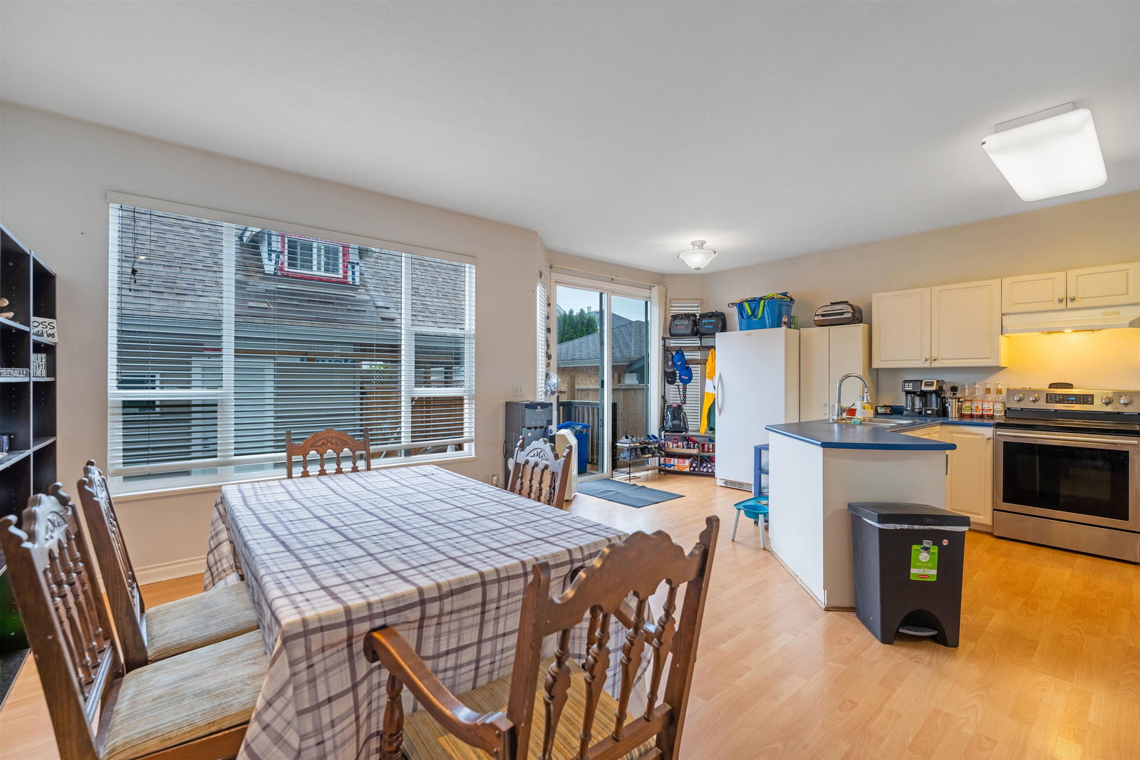 Listing Image 8