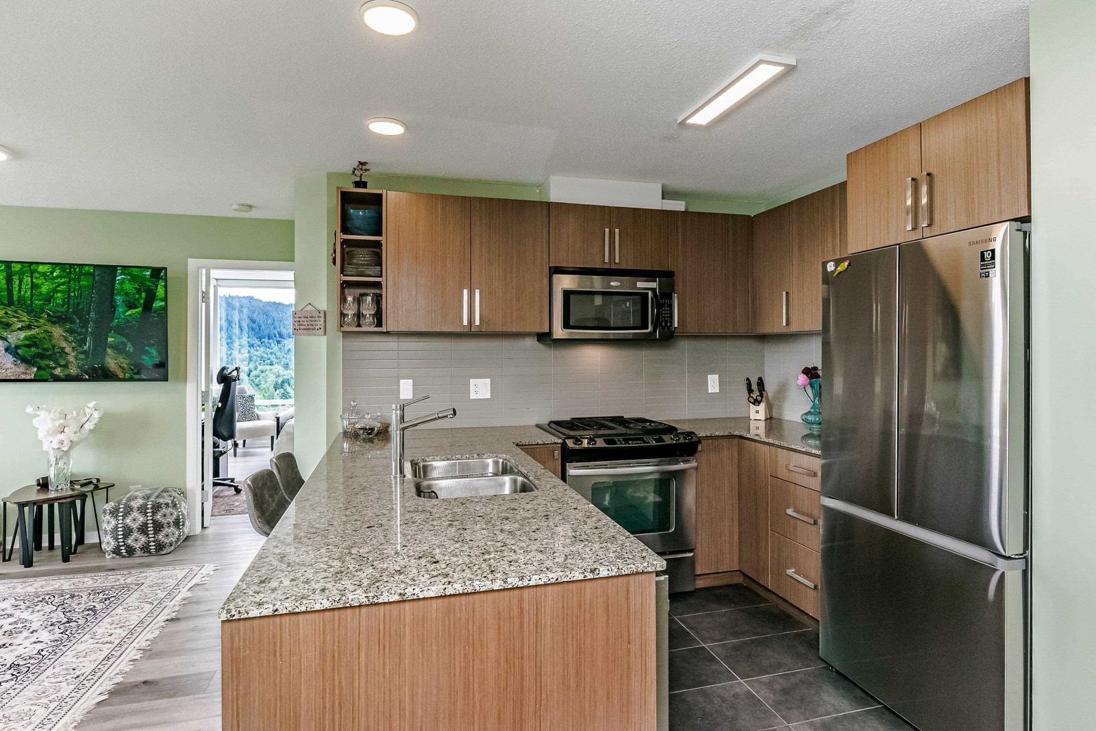 Listing Image 14