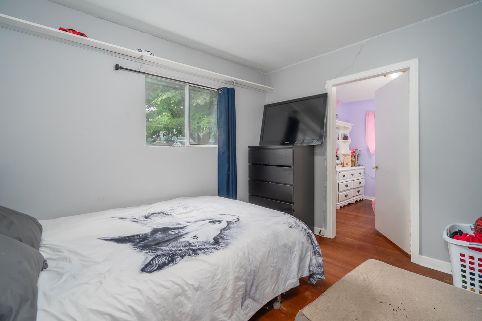Listing Image 11