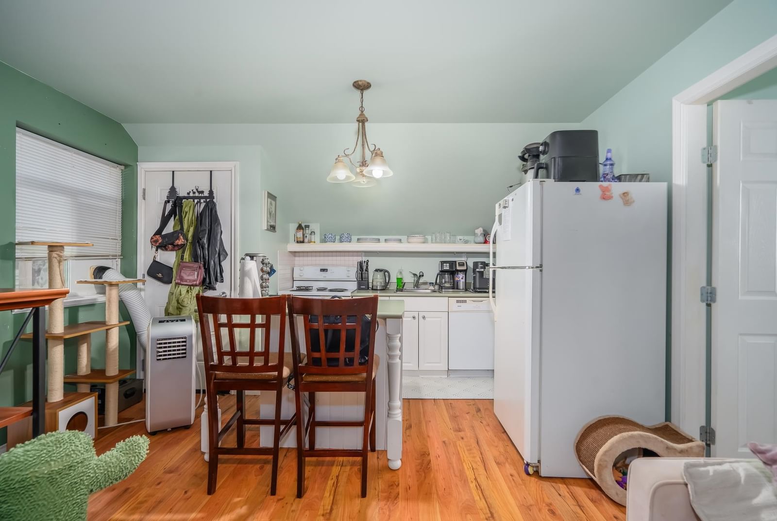 Listing Image 23