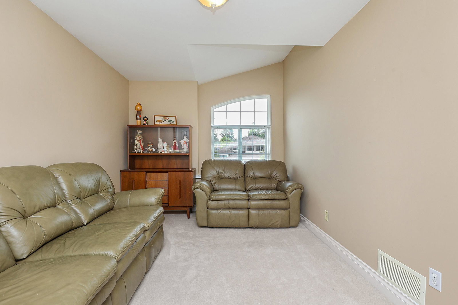 Listing Image 24