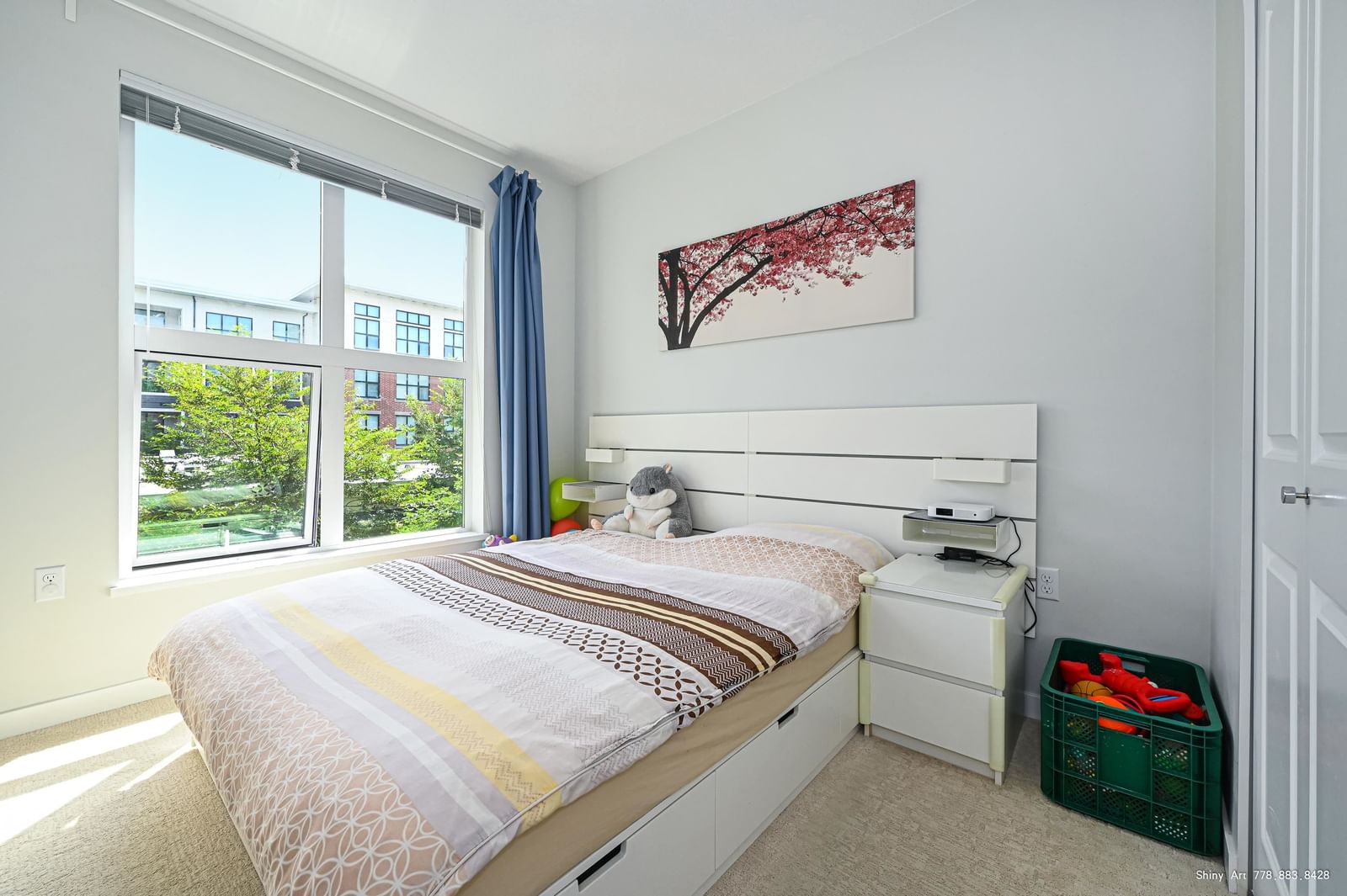 Listing Image 12