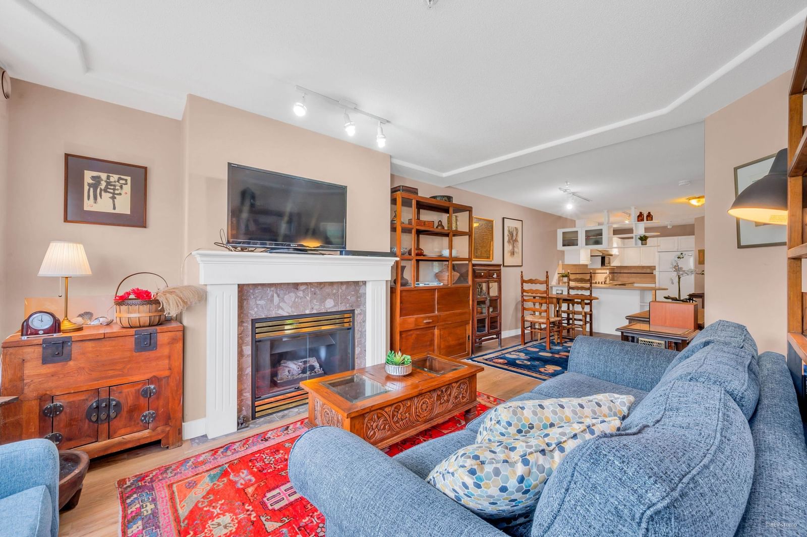 Listing Image 8