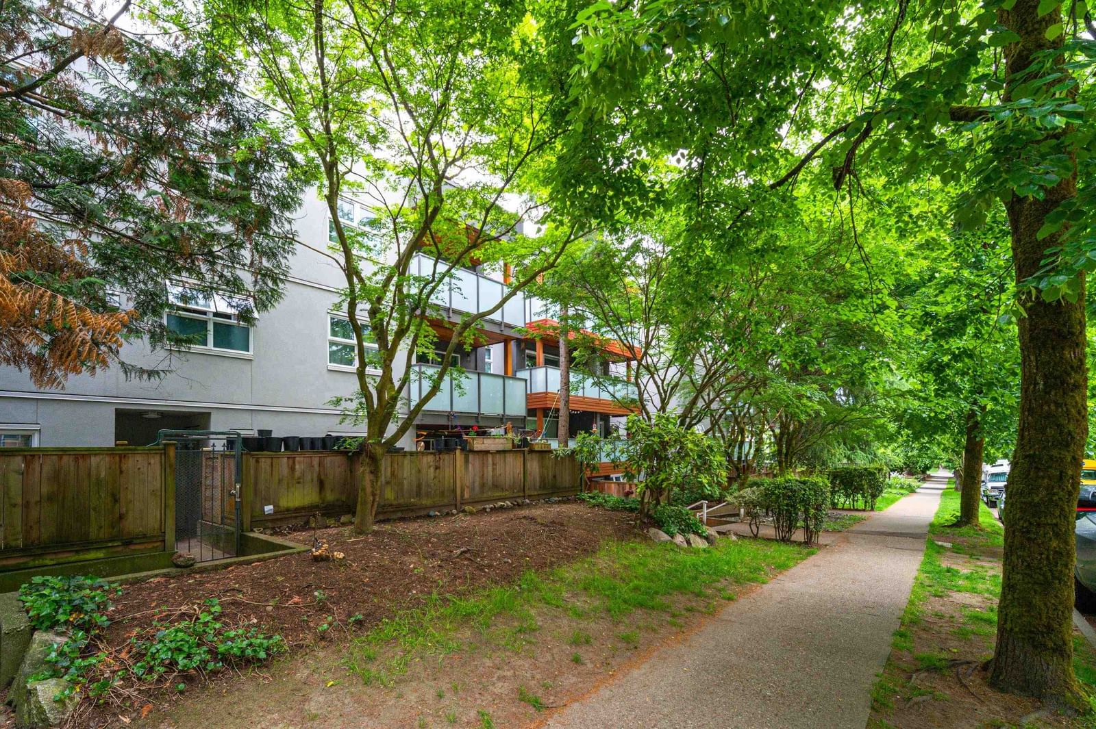 Listing Image 19