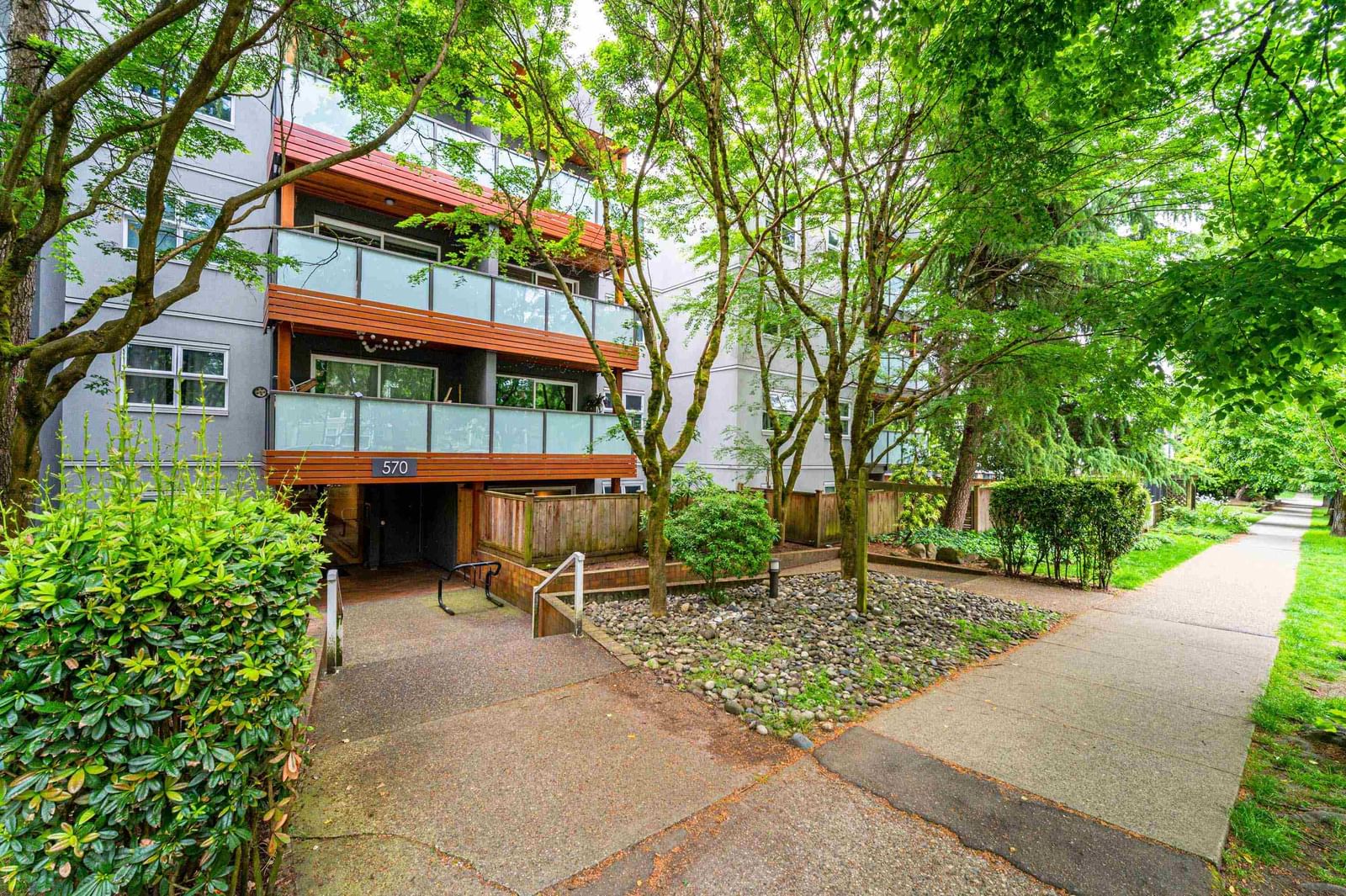 Listing Image 20
