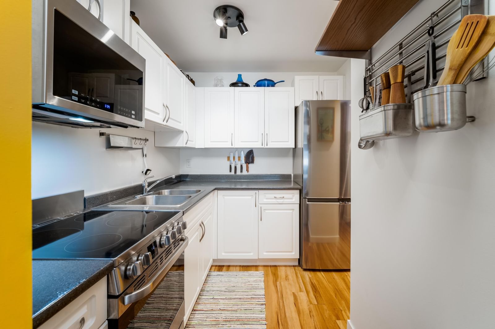 Listing Image 9