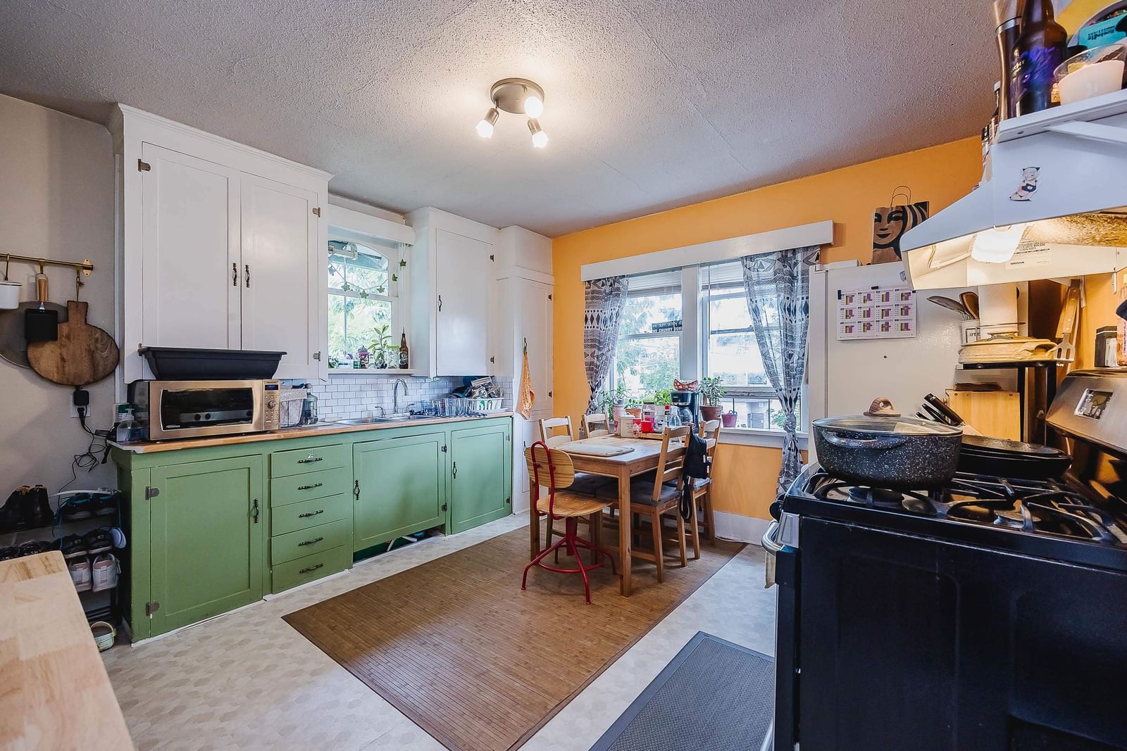 Listing Image 4