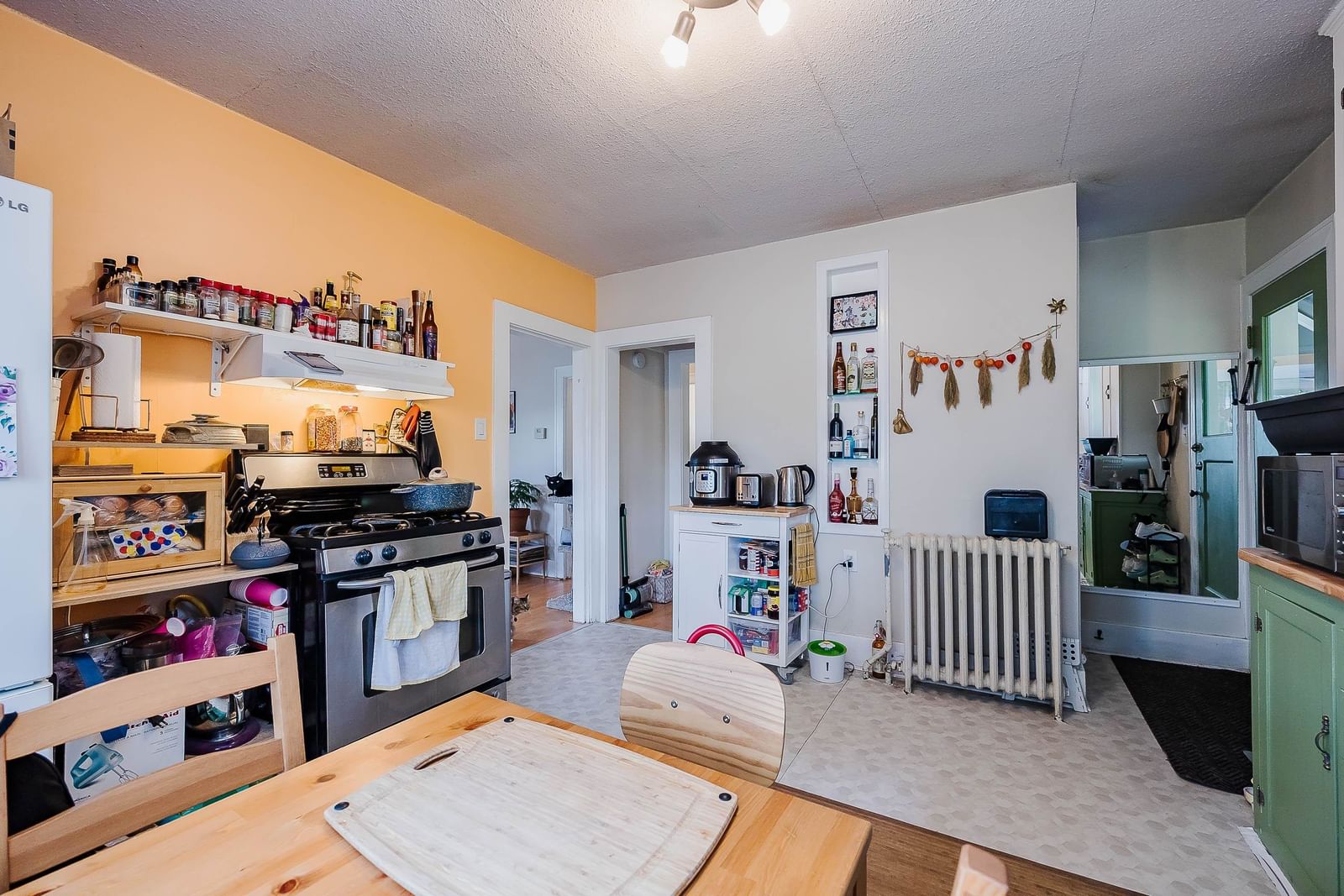 Listing Image 6