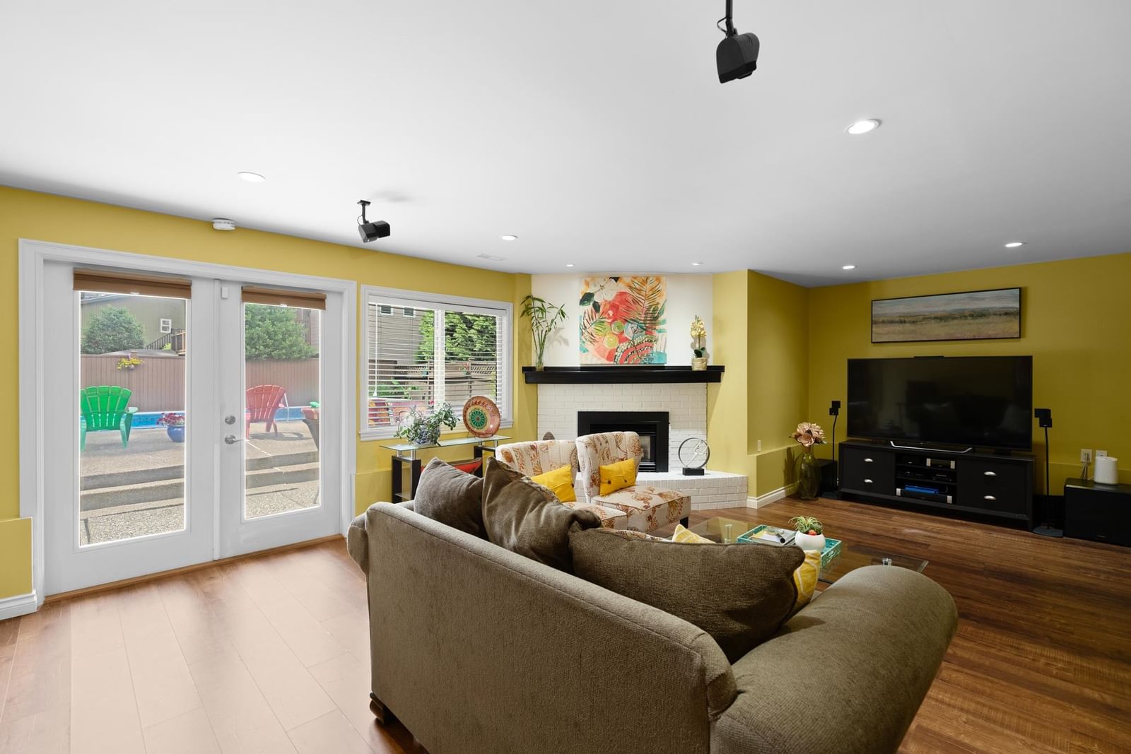 Listing Image 14