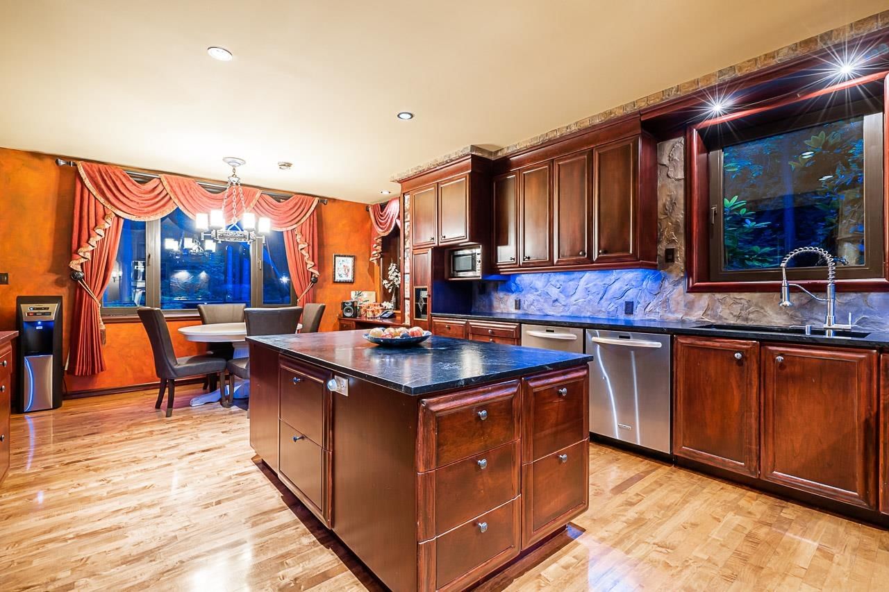 Listing Image 10