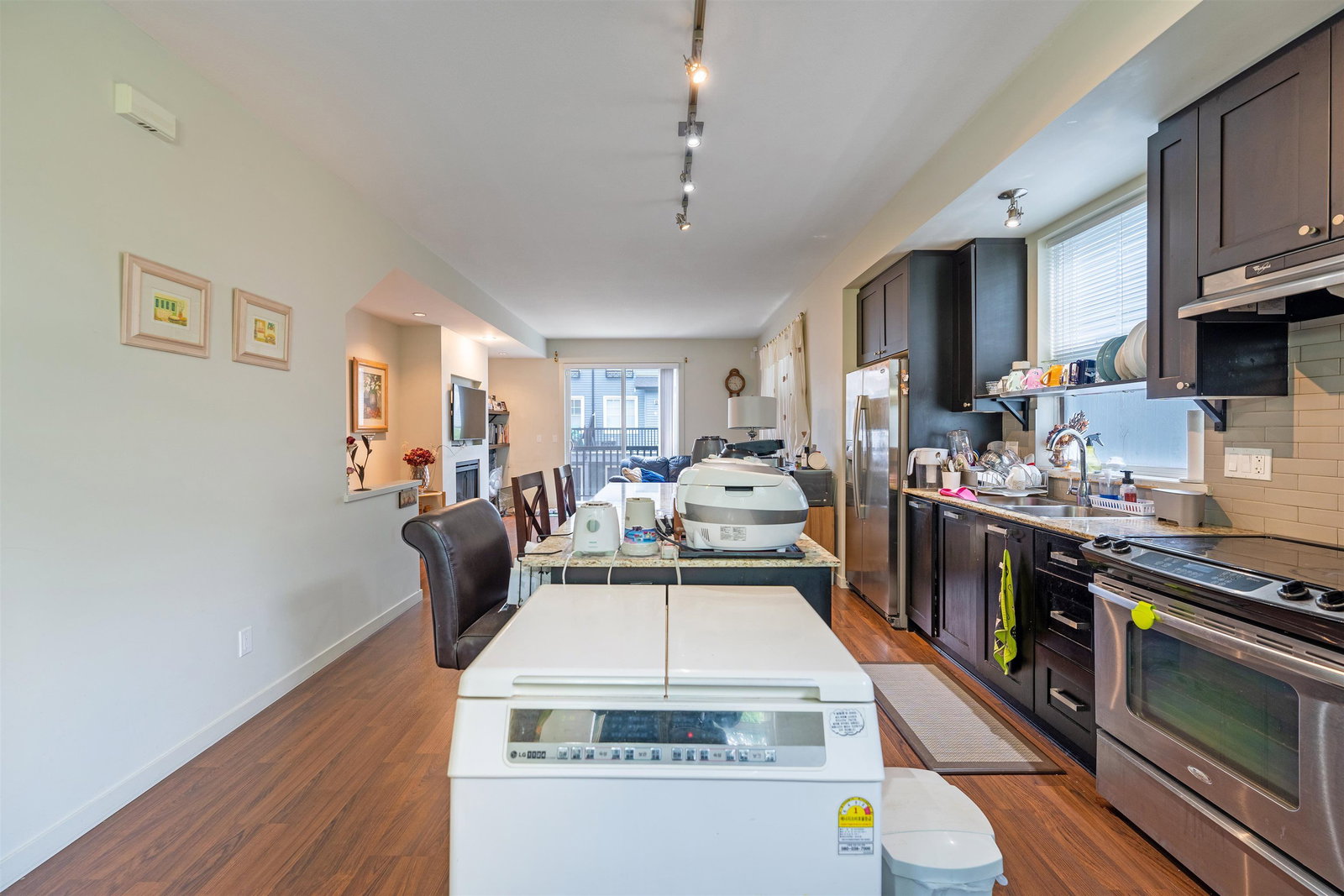 Listing Image 5