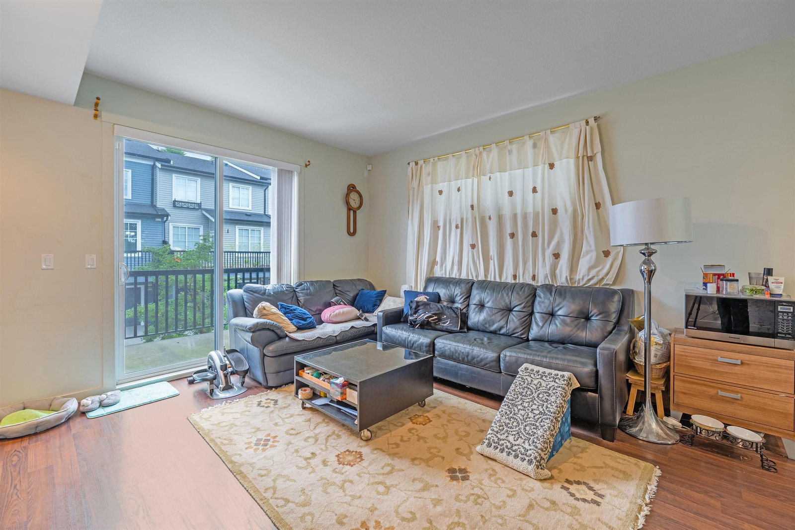 Listing Image 8
