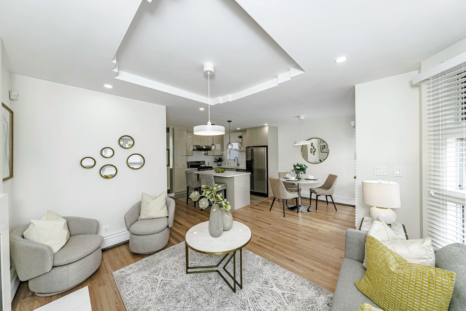 Listing Image 11