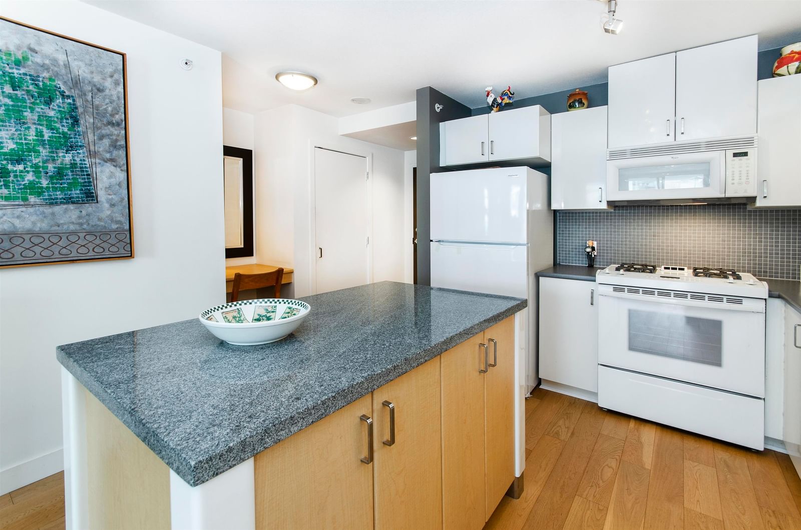 Listing Image 9