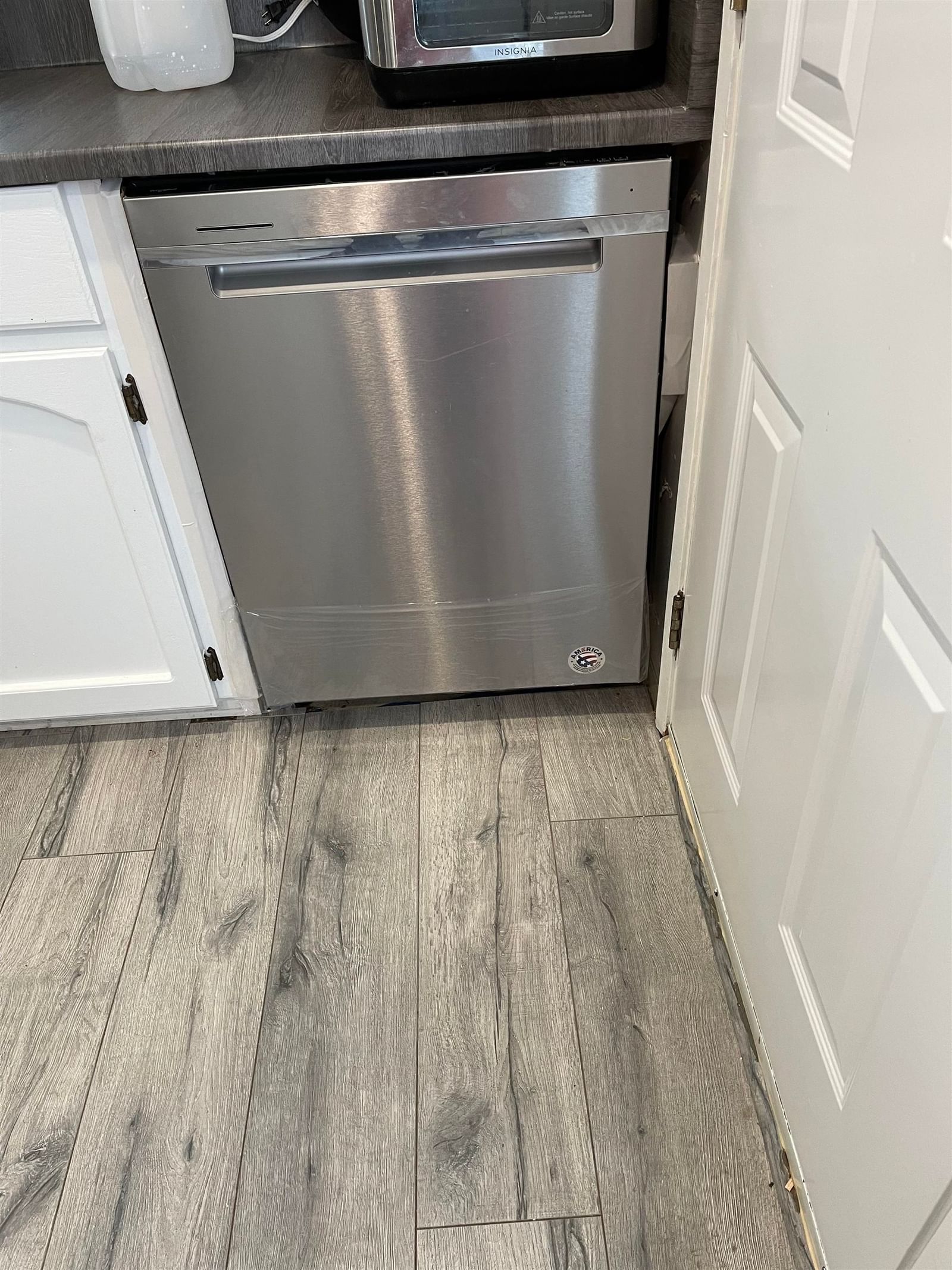 Listing Image 10
