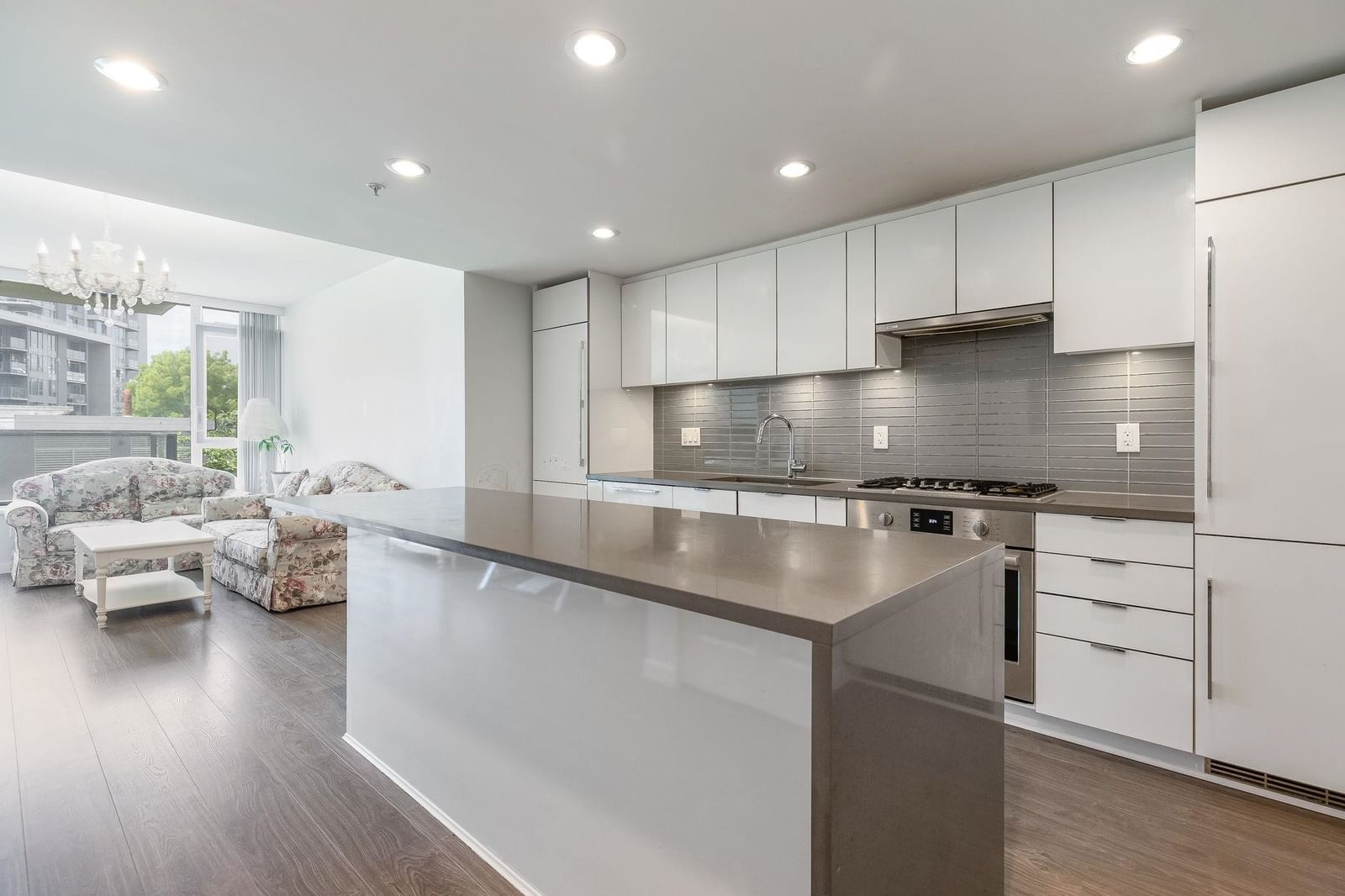 Listing Image 9