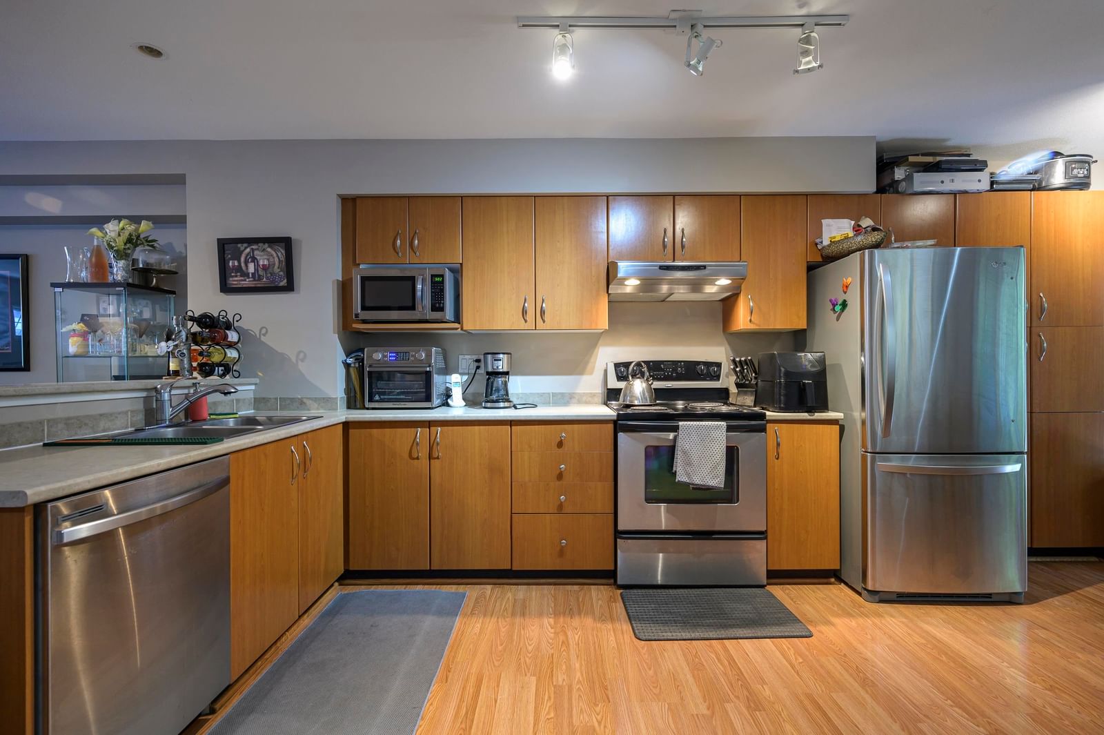 Listing Image 20