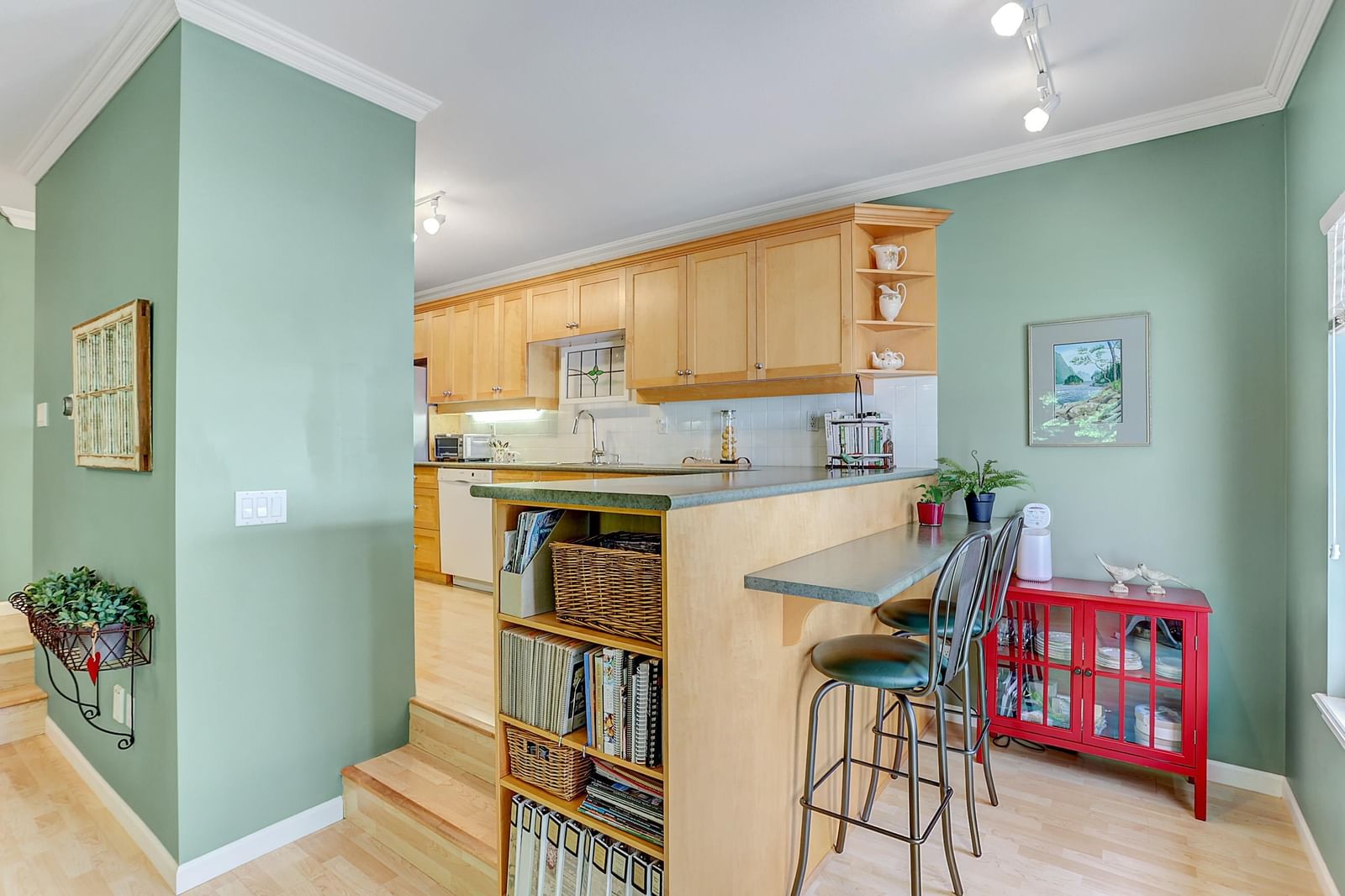 Listing Image 16