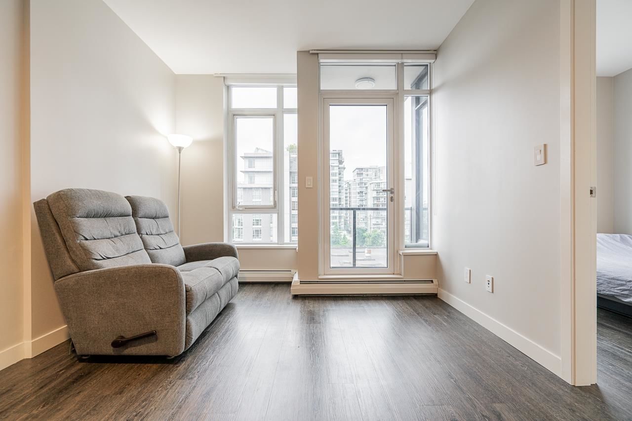 Listing Image 12