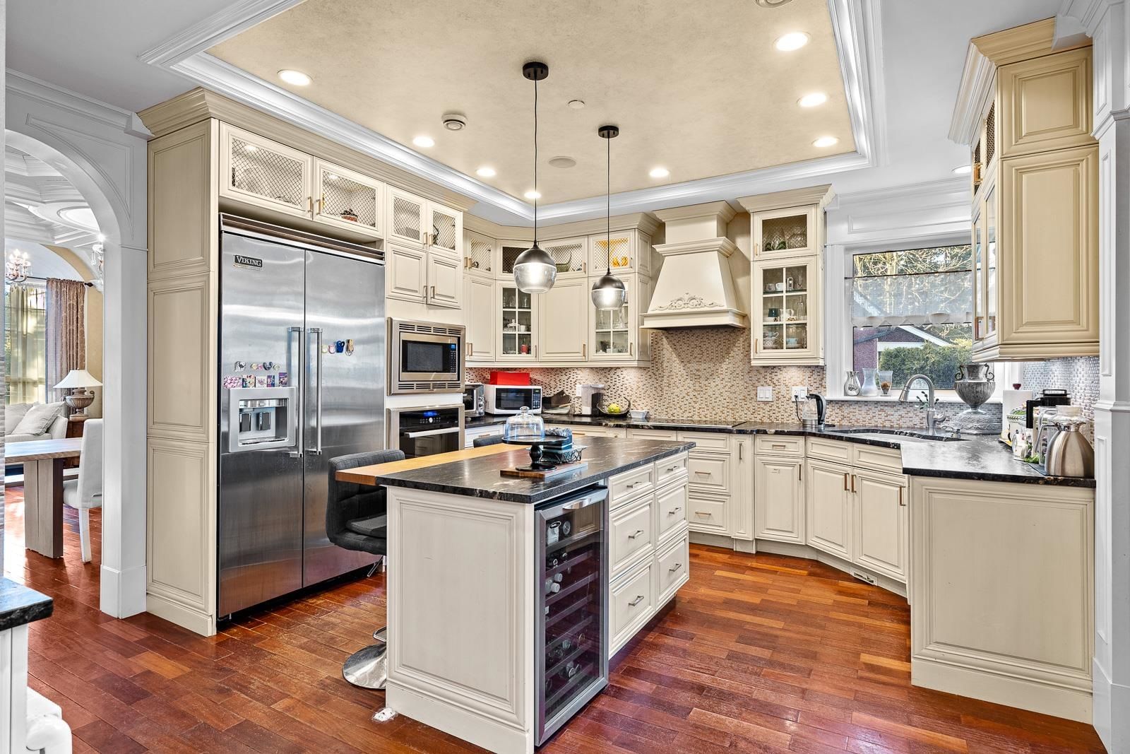 Listing Image 10