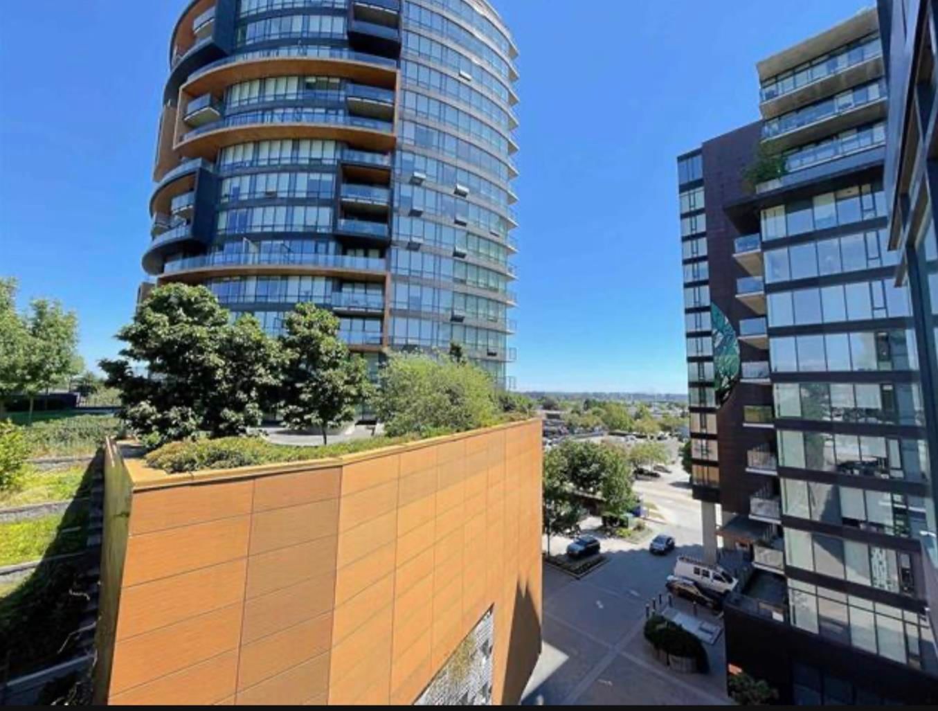 Listing Image 11