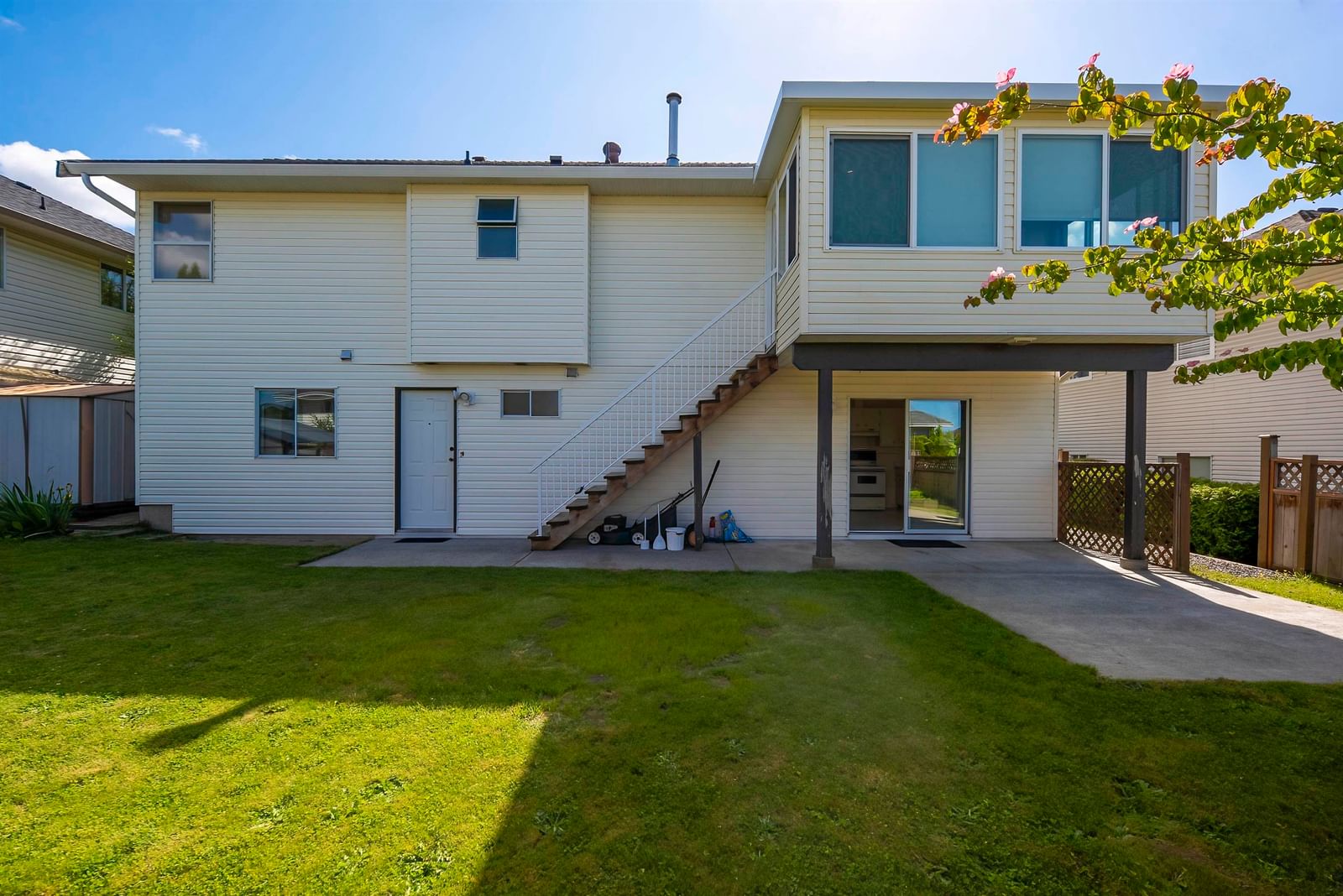 Listing Image 5