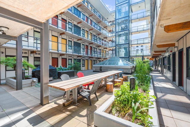 211 - 138 Hastings Street