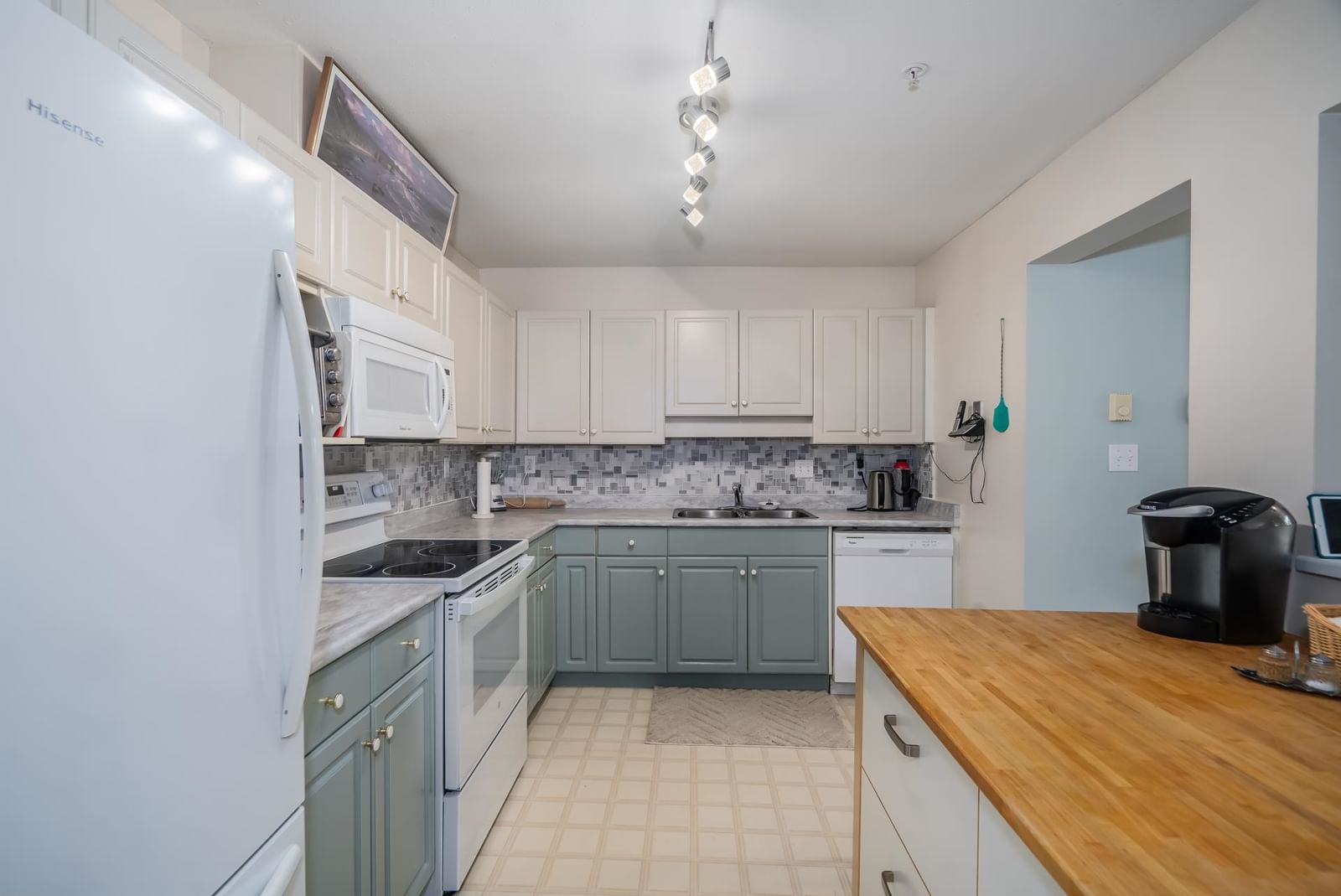 Listing Image 11