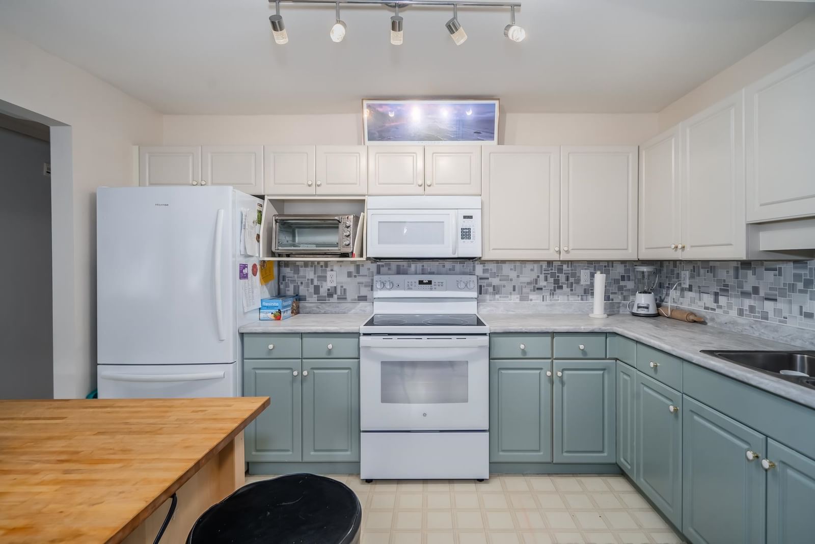 Listing Image 14