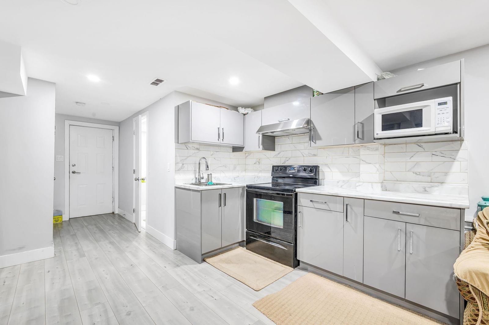 Listing Image 23
