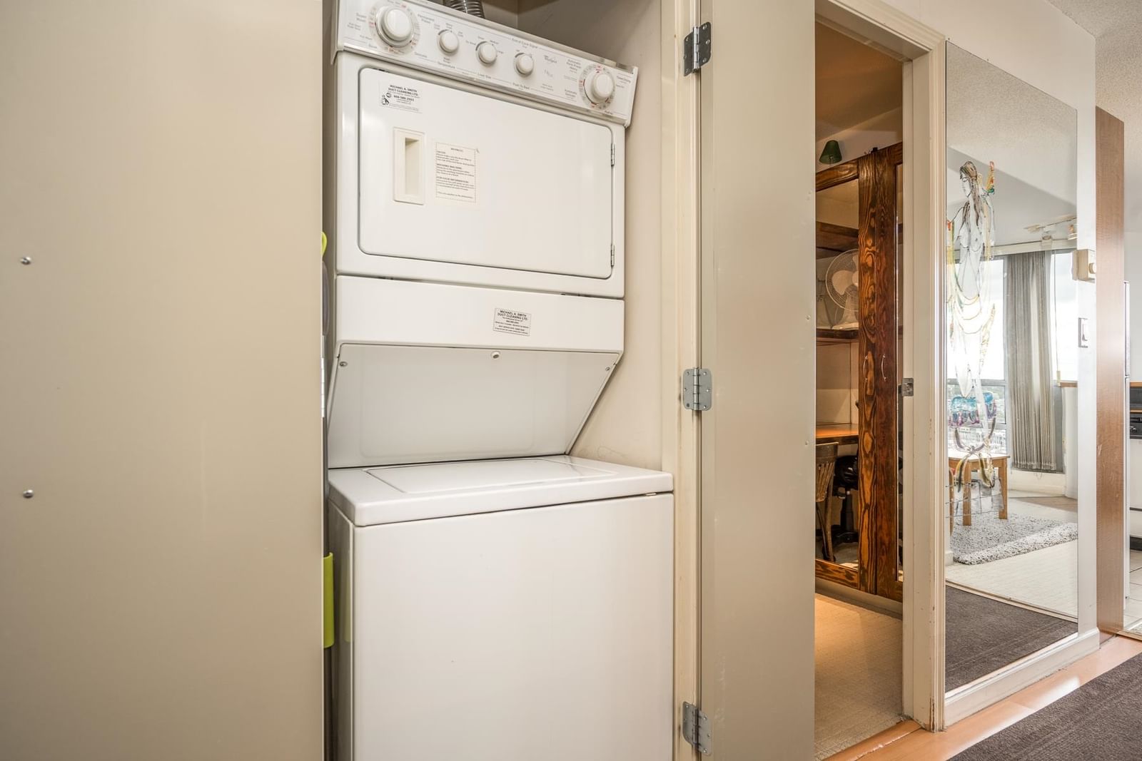 Listing Image 17