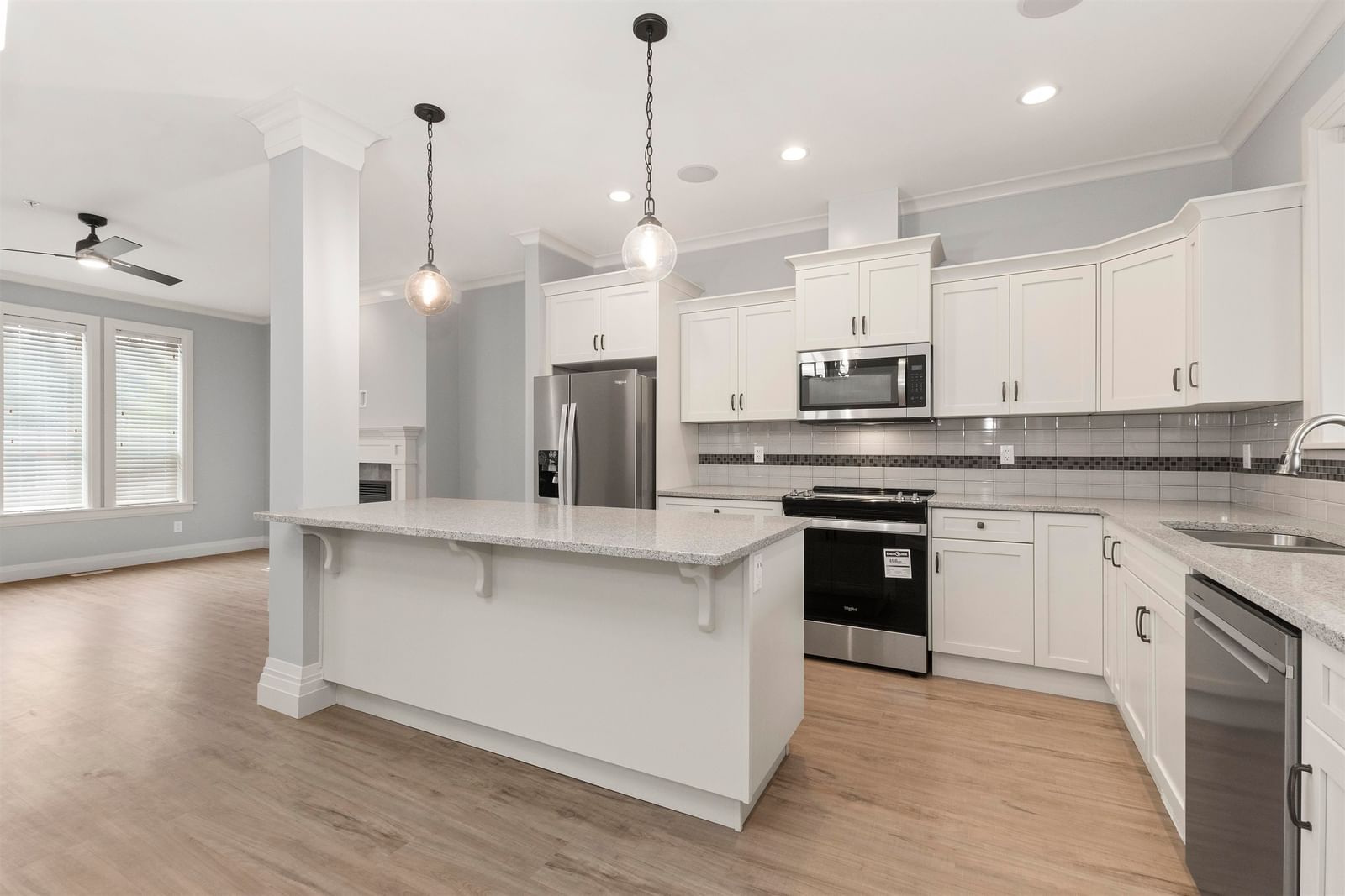 Listing Image 15