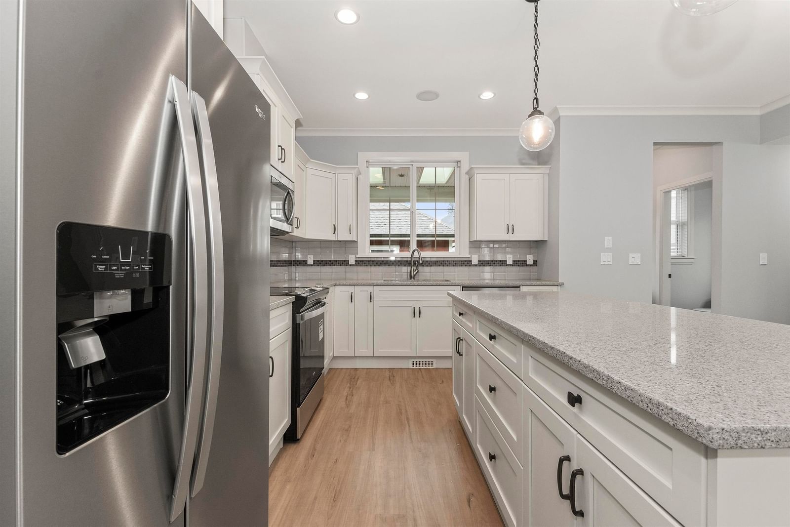 Listing Image 19