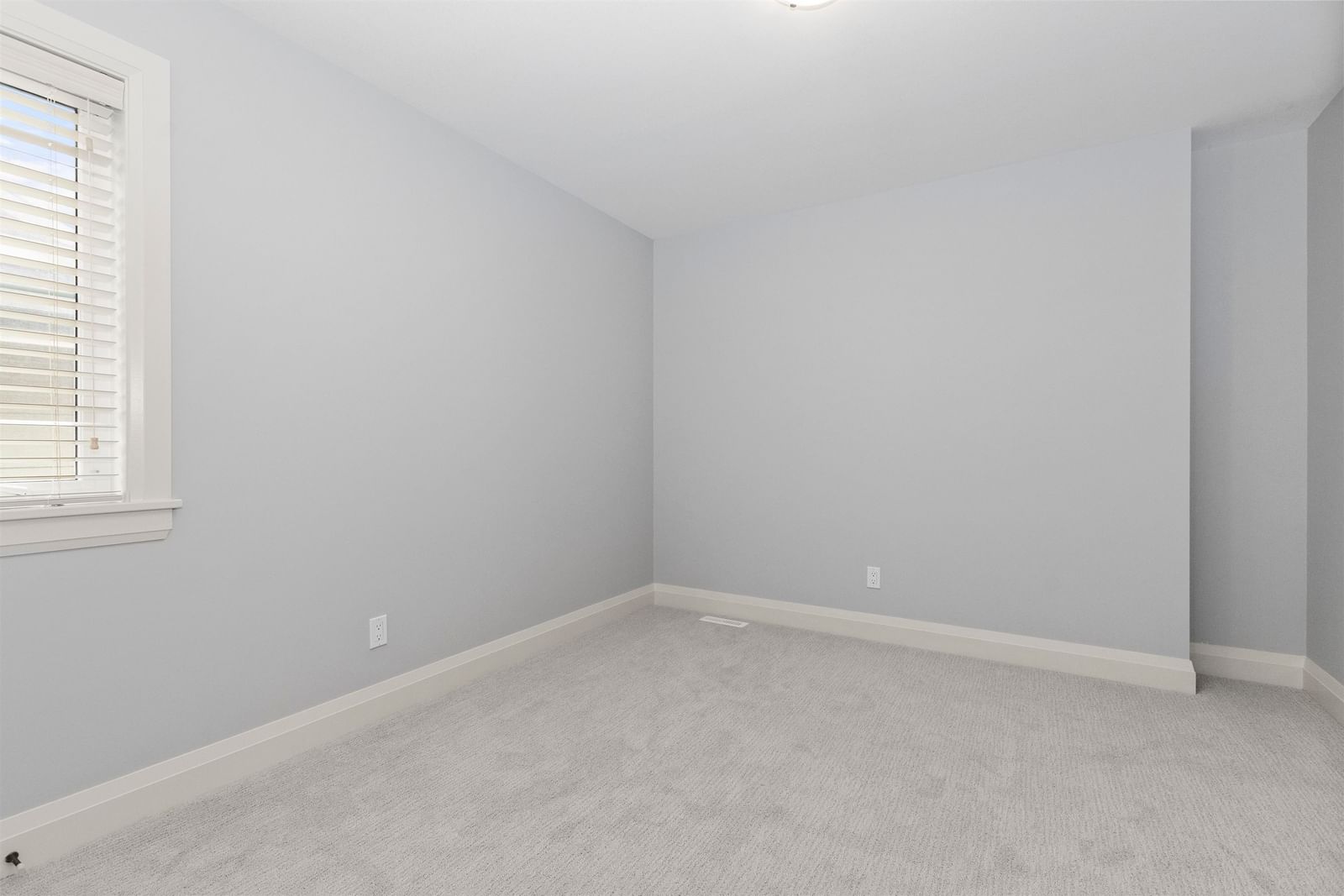 Listing Image 26