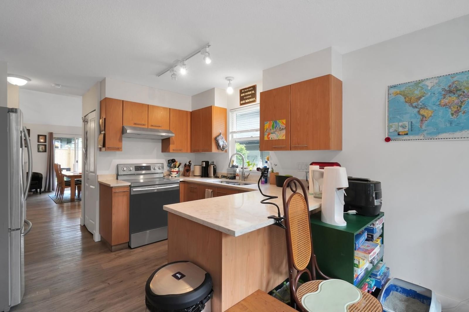 Listing Image 11