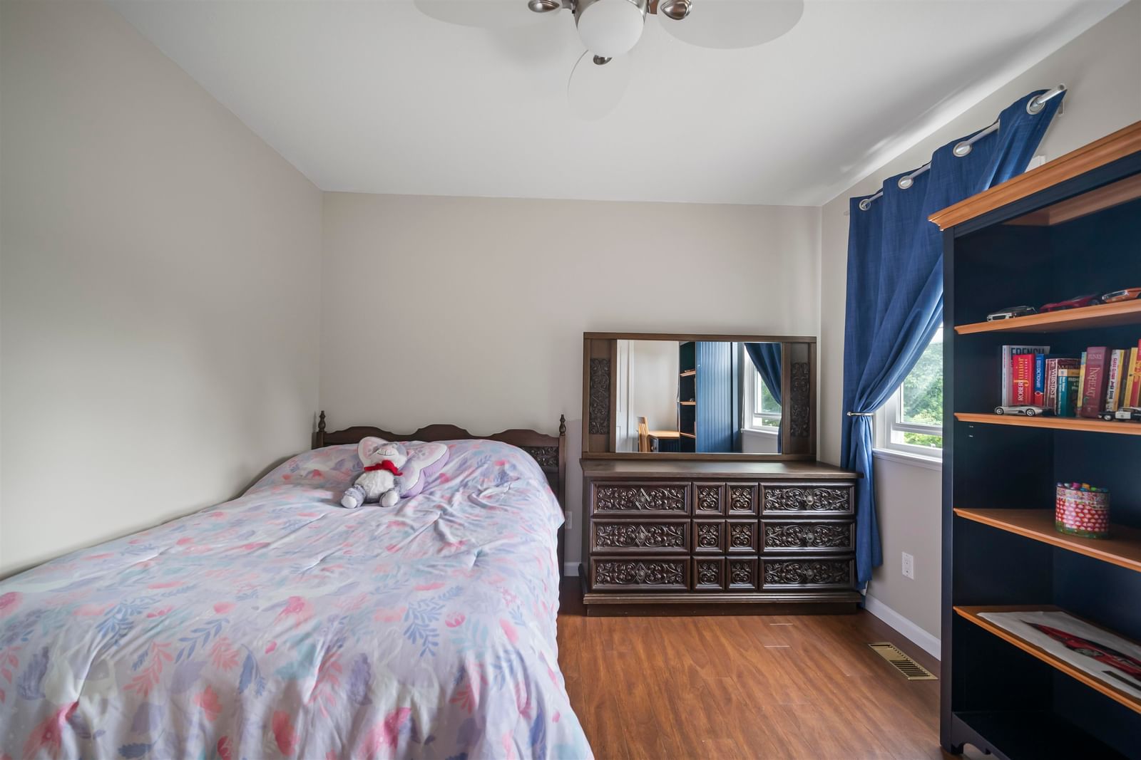 Listing Image 19