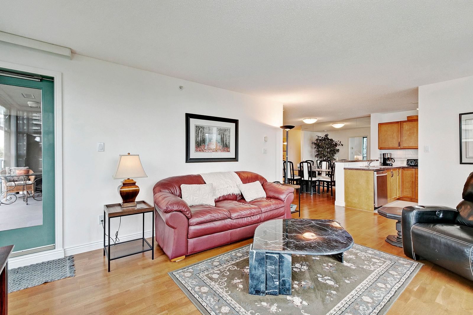 Listing Image 5