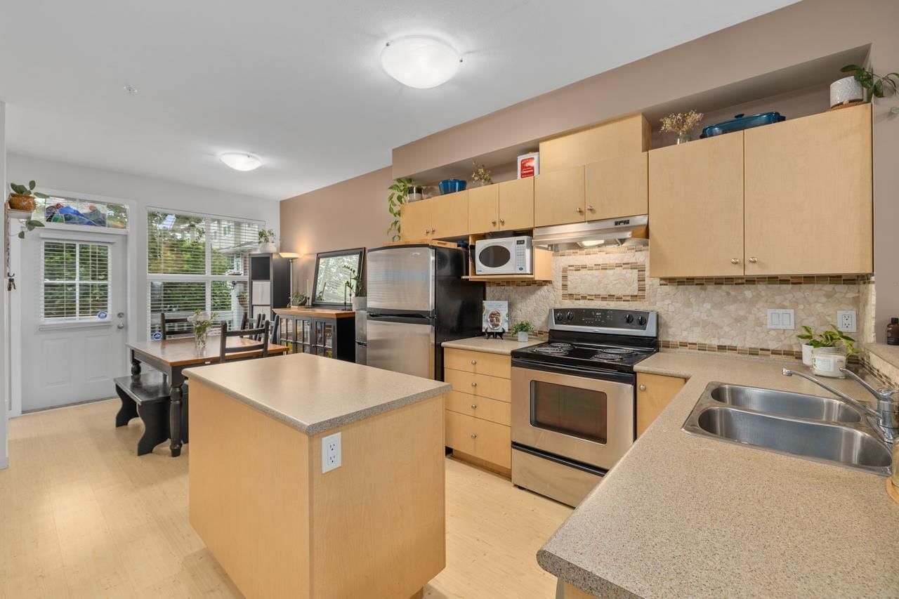 Listing Image 8