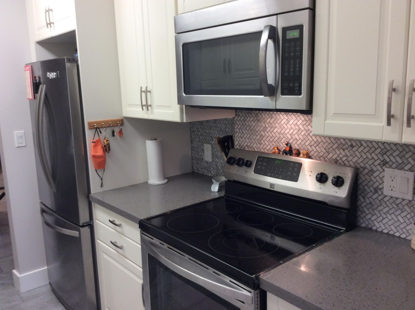 Listing Image 4