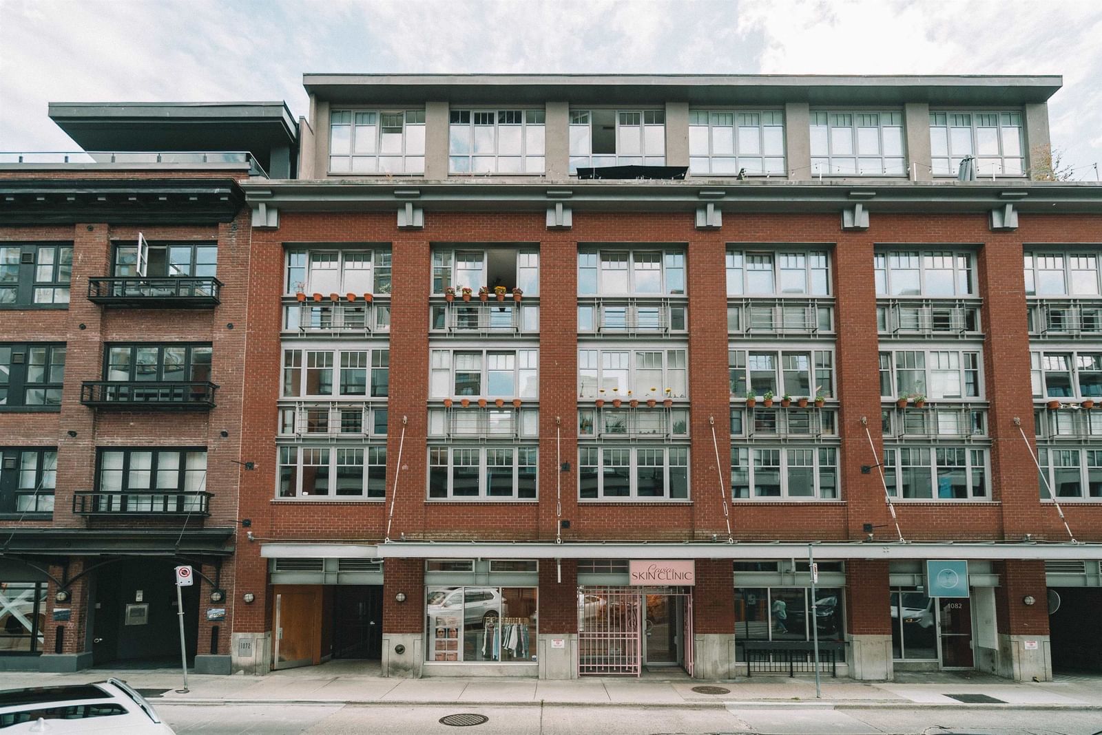 Listing Image 1